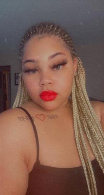 Hazel, 24  female escort, Flint