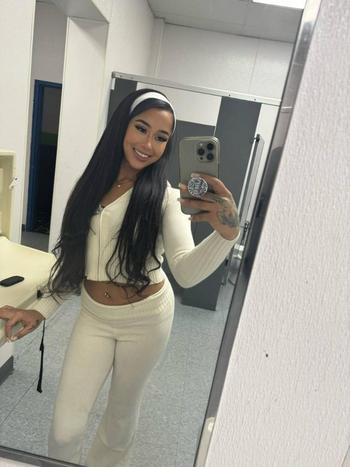 Jas, 27  female escort, Flint