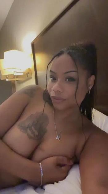 Lala, 24  female escort, Flint