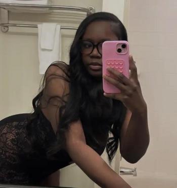 Tiff, 24  female escort, Flint