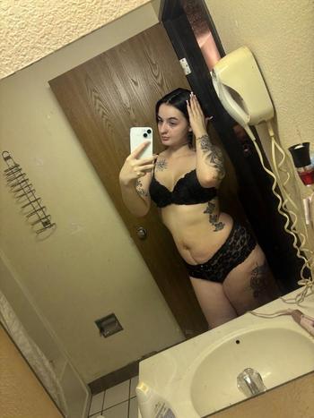 Starr, 26  female escort, Flint