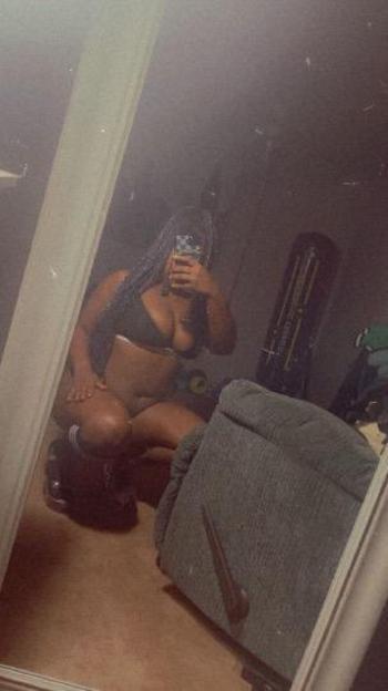 Nikki, 25  female escort, Flint