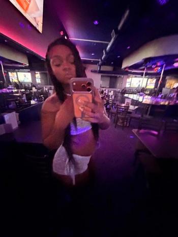 810-399-9906, 22  female escort, Flint